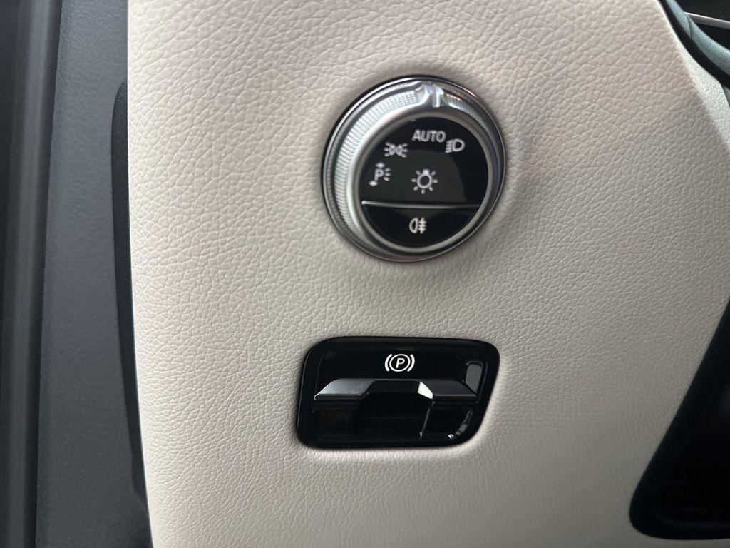 used 2026 Mercedes-Benz GLC 300 car, priced at $56,620