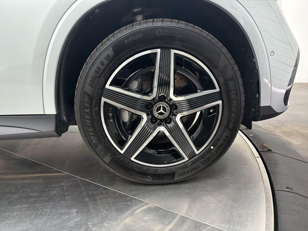 new 2026 Mercedes-Benz GLC 300 car, priced at $64,245