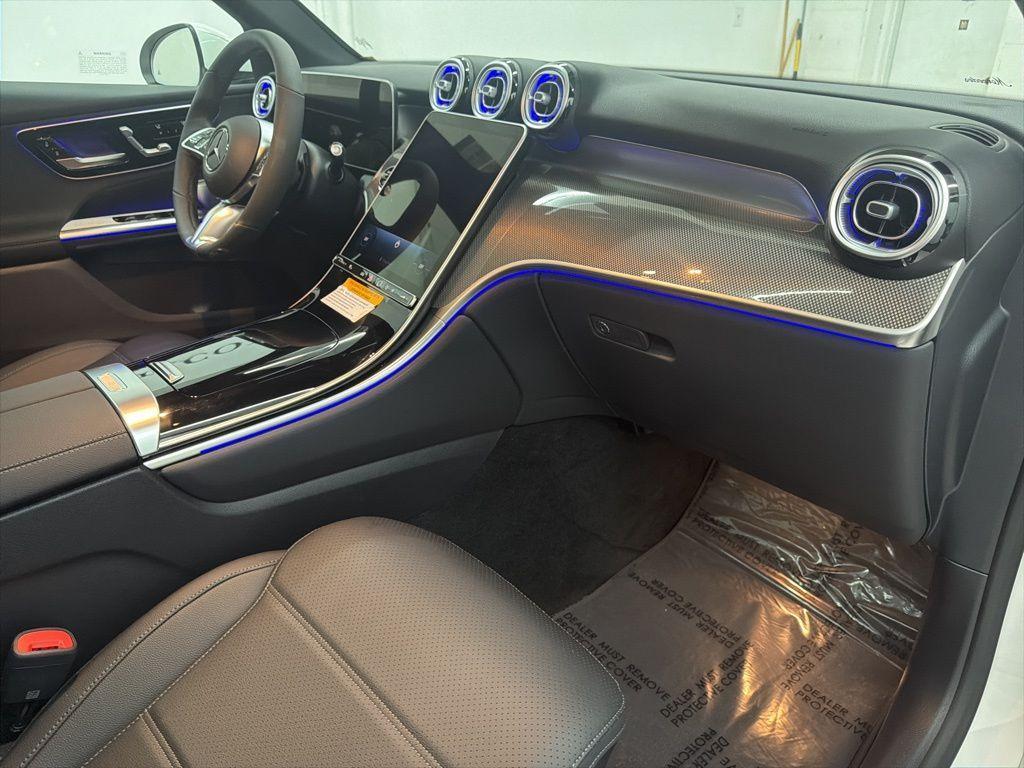 Mercedes-Benz GLC view 27