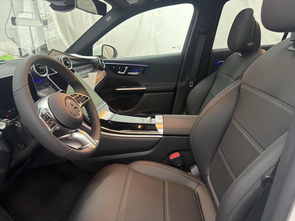 Mercedes-Benz GLC view 14