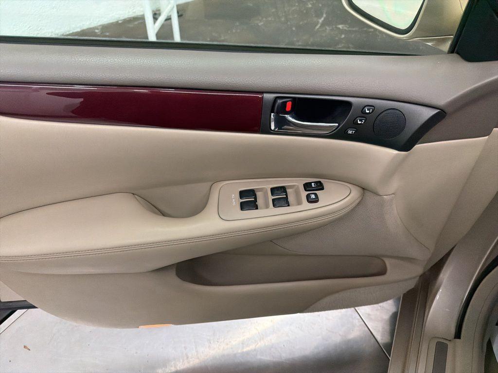 used 2004 Lexus ES 330 car, priced at $6,950