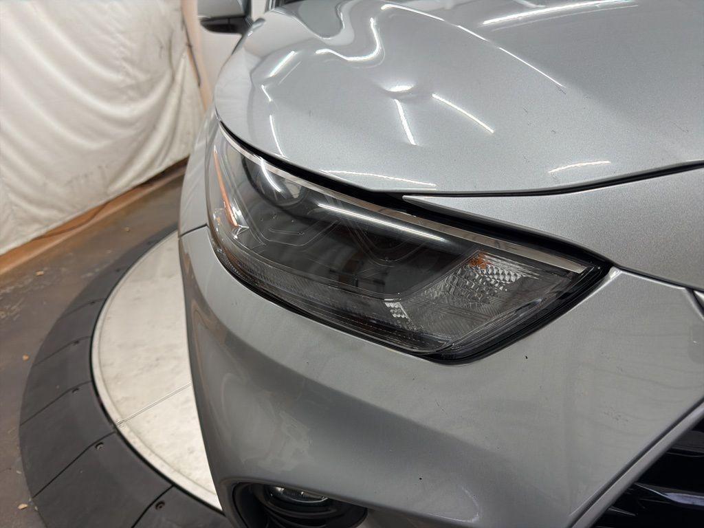 used 2022 Toyota Highlander car, priced at $28,500