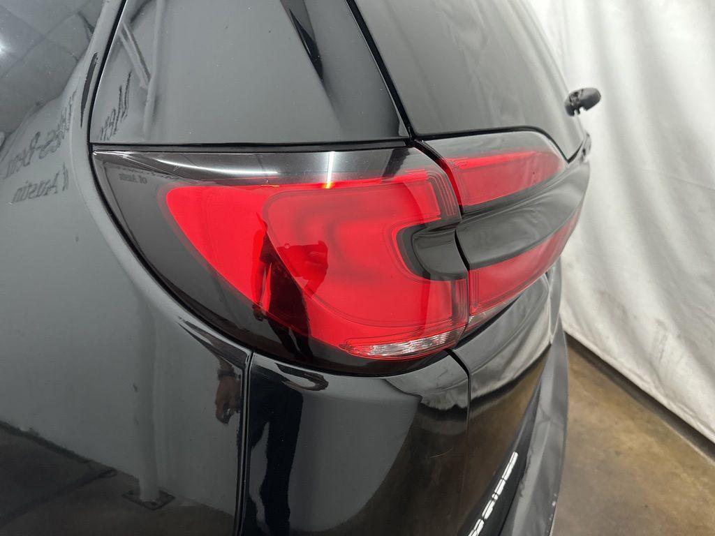 used 2021 Chrysler Pacifica Hybrid car, priced at $28,125