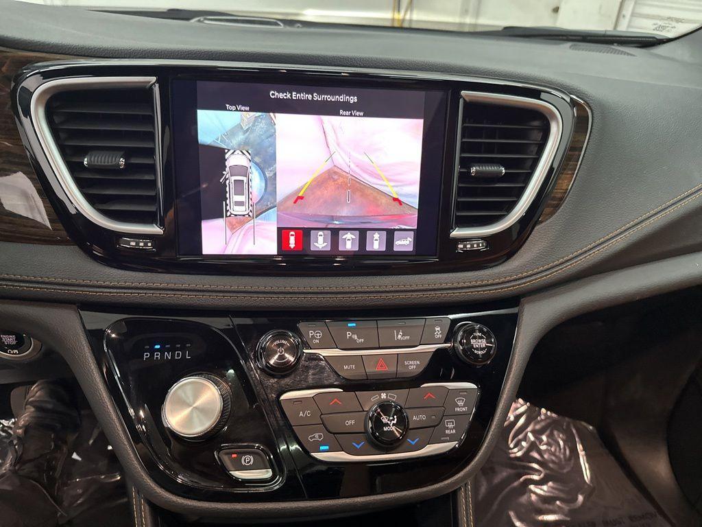 used 2021 Chrysler Pacifica Hybrid car, priced at $28,125