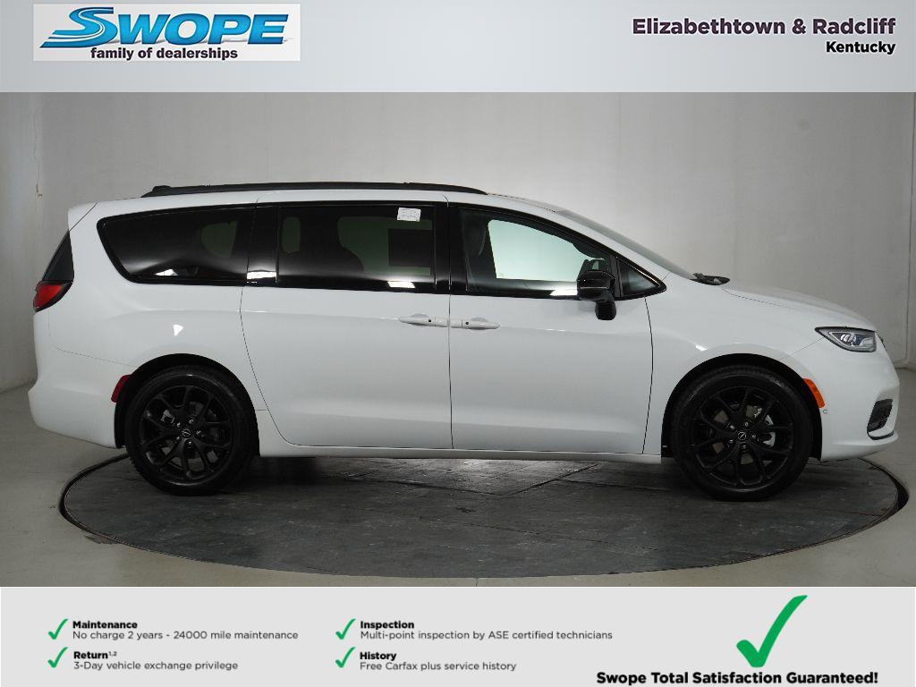 new 2026 Chrysler Pacifica car, priced at $55,379