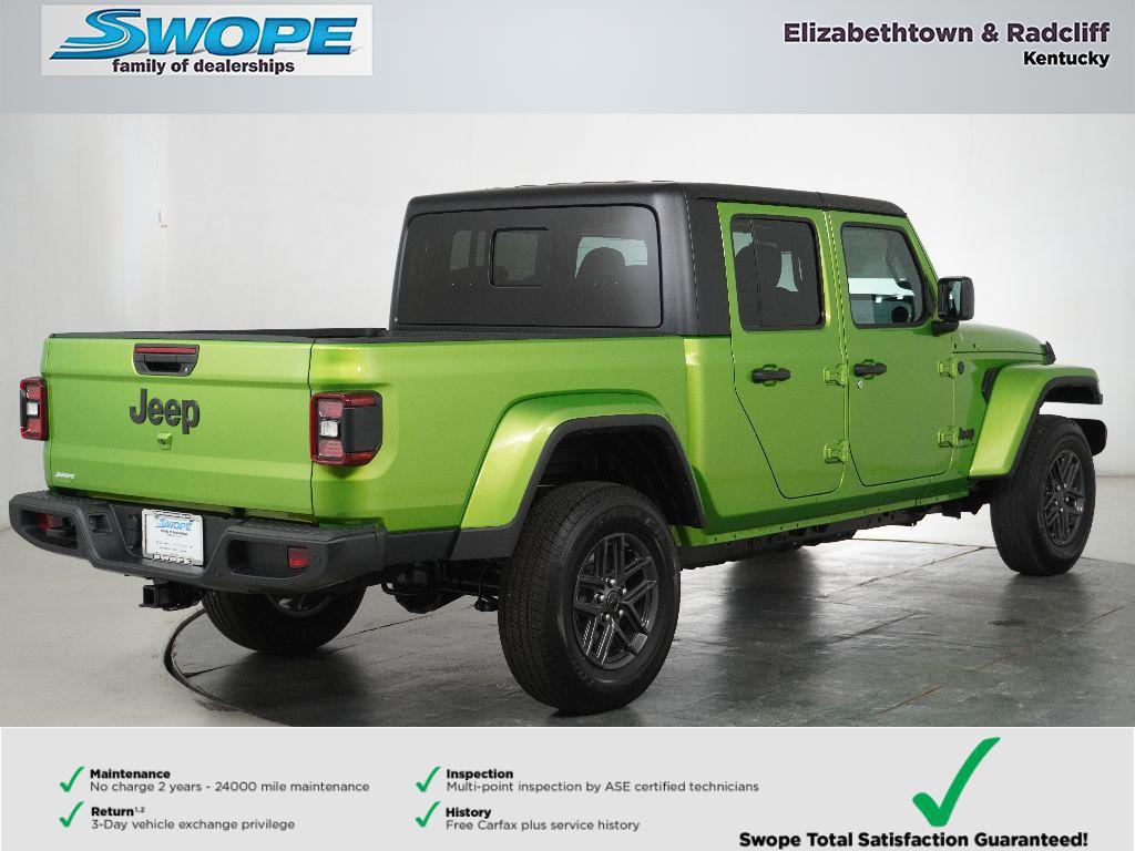 new 2026 Jeep Gladiator car, priced at $52,677