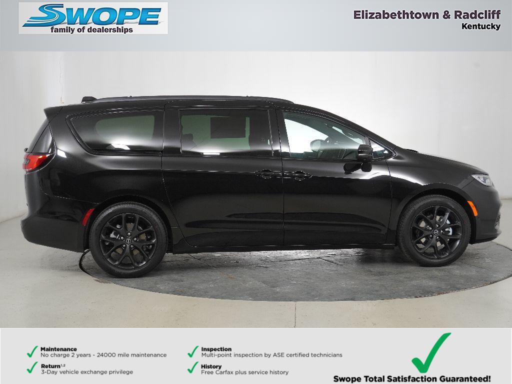 new 2026 Chrysler Pacifica car, priced at $54,697