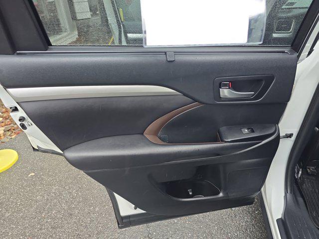 used 2019 Toyota Highlander car, priced at $28,000