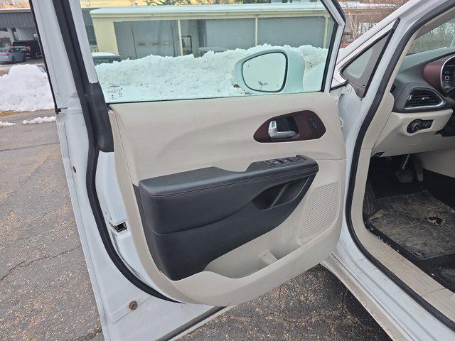 used 2020 Chrysler Pacifica car, priced at $18,500