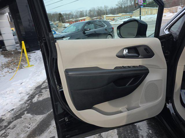 used 2024 Chrysler Pacifica car, priced at $26,750
