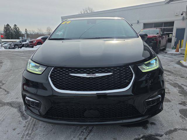 used 2024 Chrysler Pacifica car, priced at $26,750