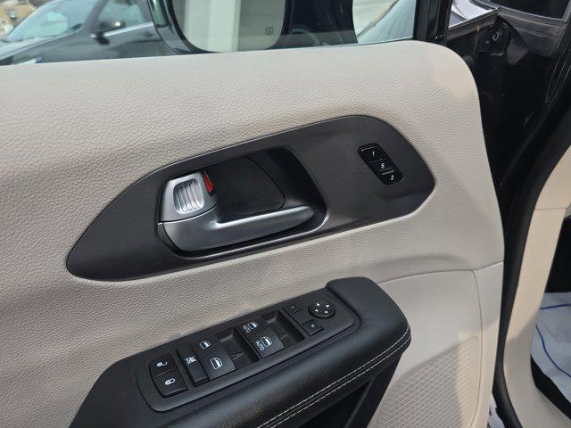 used 2024 Chrysler Pacifica car, priced at $26,750