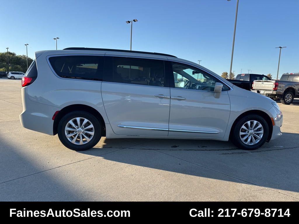 used 2017 Chrysler Pacifica car, priced at $9,999