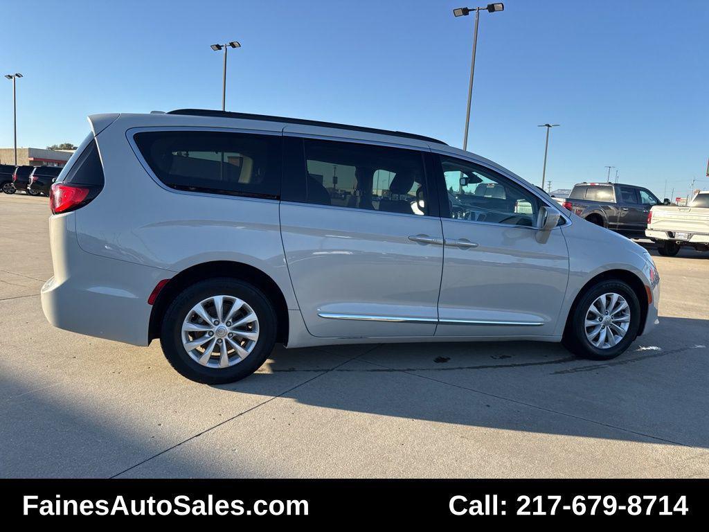 used 2017 Chrysler Pacifica car, priced at $9,999