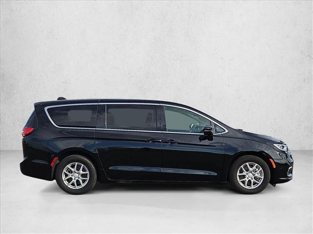 used 2025 Chrysler Pacifica car, priced at $25,791