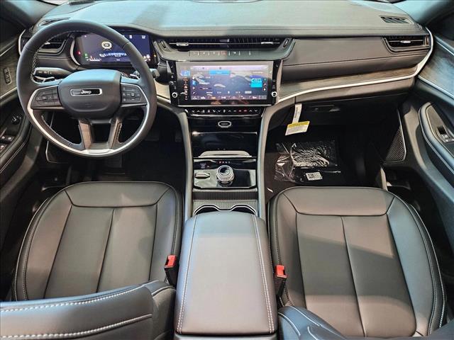 new 2026 Jeep Grand Cherokee car, priced at $43,933