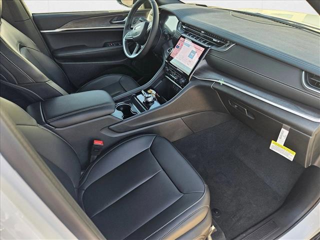 new 2025 Jeep Grand Cherokee L car, priced at $40,682