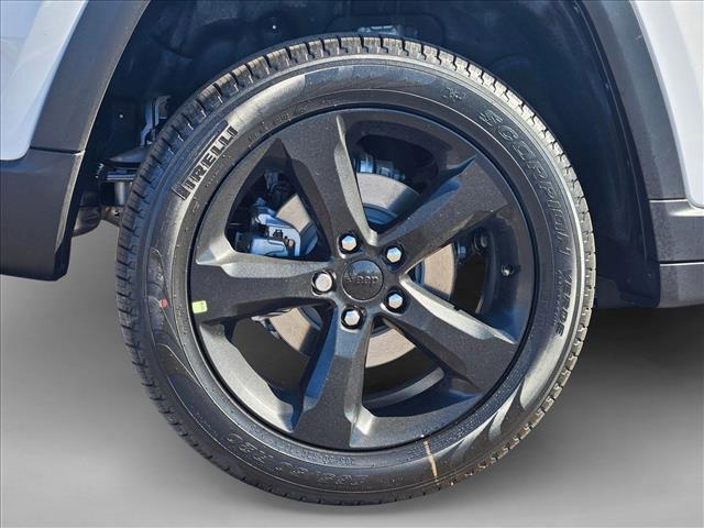 new 2026 Jeep Grand Cherokee car, priced at $43,072