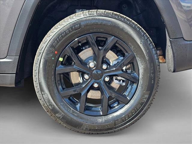 new 2026 Jeep Grand Cherokee car, priced at $39,776