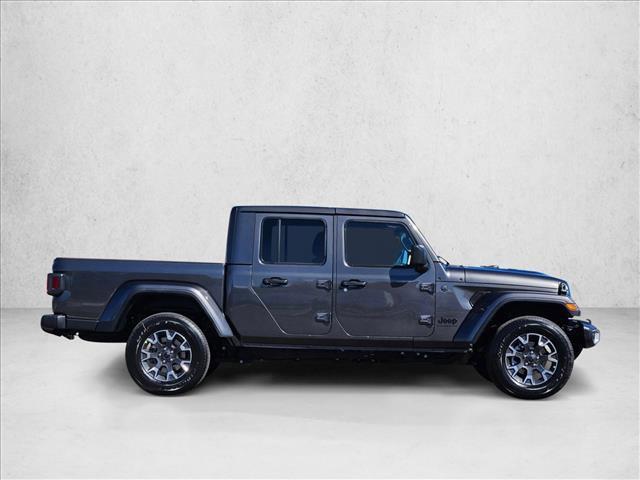 new 2026 Jeep Gladiator car, priced at $45,357