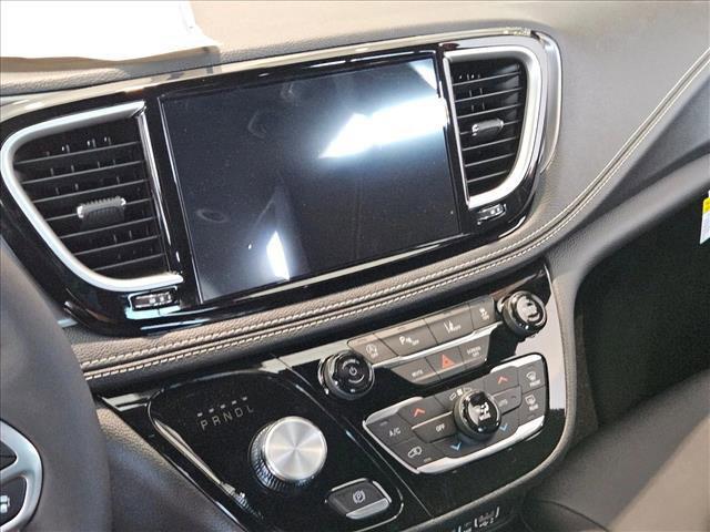 new 2025 Chrysler Pacifica car, priced at $41,471