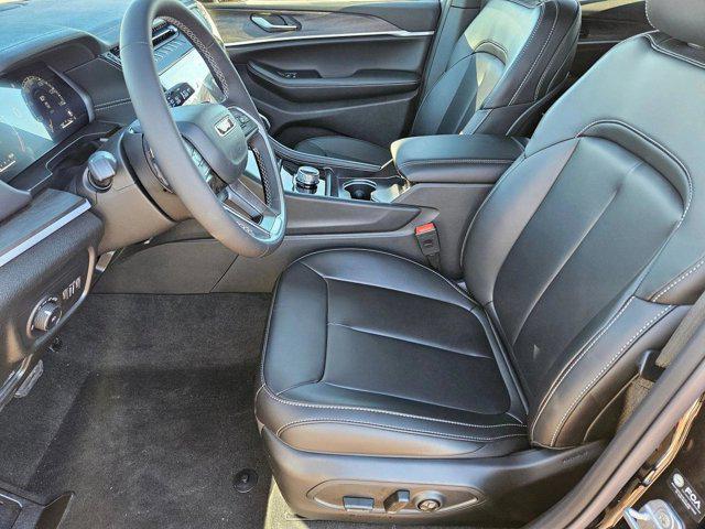 new 2026 Jeep Grand Cherokee car, priced at $45,608