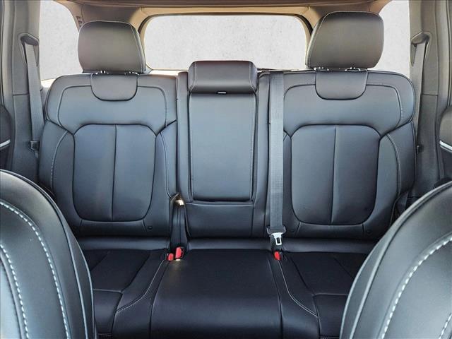 new 2026 Jeep Grand Cherokee car, priced at $45,210