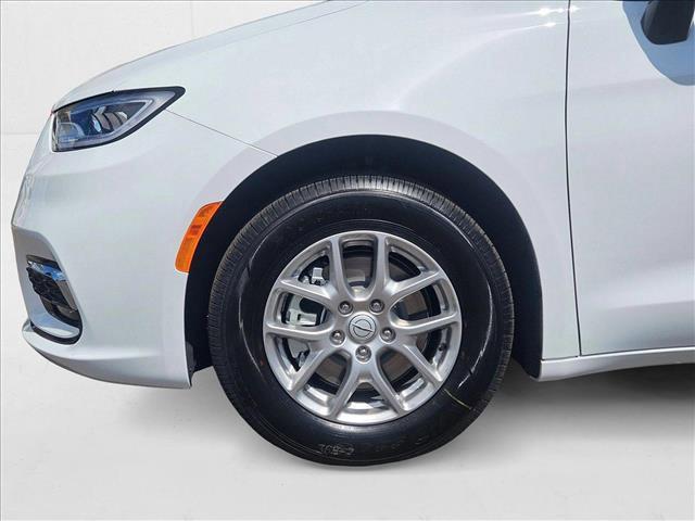 new 2025 Chrysler Pacifica car, priced at $39,292