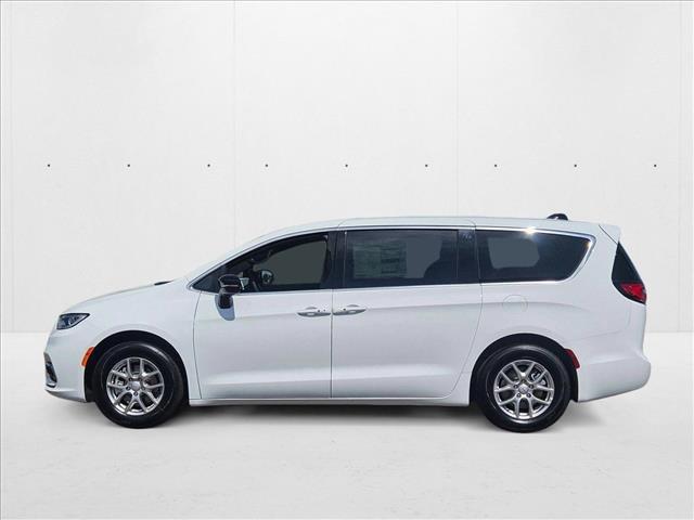 new 2025 Chrysler Pacifica car, priced at $39,292