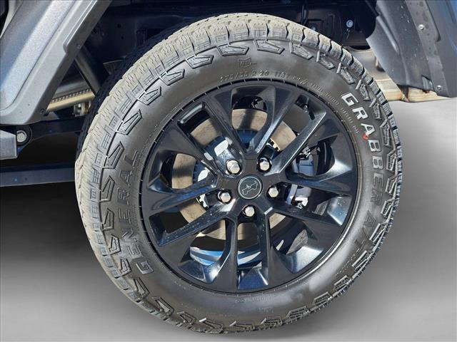 new 2025 Jeep Gladiator car, priced at $39,380