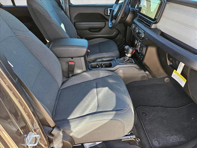 new 2025 Jeep Gladiator car, priced at $39,380