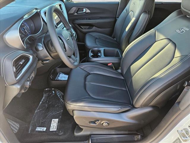 new 2026 Chrysler Pacifica car, priced at $40,193