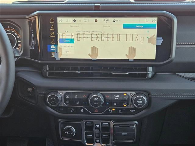 new 2025 Jeep Gladiator car, priced at $41,812