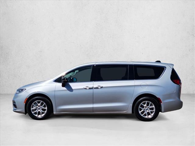 used 2024 Chrysler Pacifica car, priced at $22,790