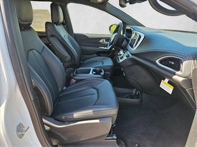 new 2026 Chrysler Pacifica car, priced at $38,909