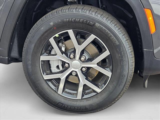 new 2025 Jeep Grand Cherokee car, priced at $37,798