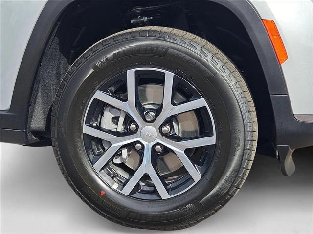 new 2025 Jeep Grand Cherokee L car, priced at $40,322