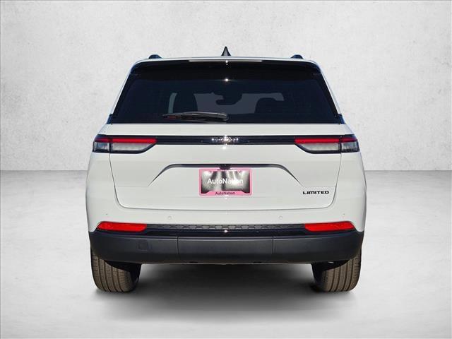 new 2025 Jeep Grand Cherokee car, priced at $39,207