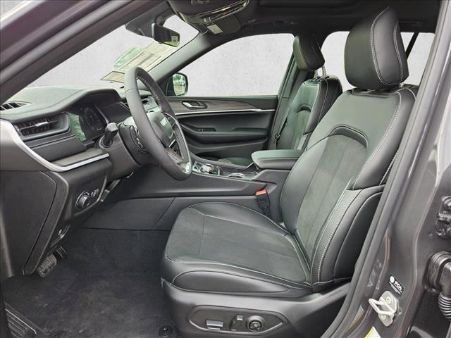 new 2026 Jeep Grand Cherokee car, priced at $43,082