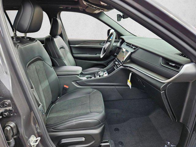 new 2026 Jeep Grand Cherokee car, priced at $45,082