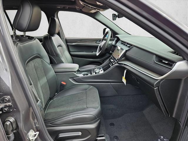new 2026 Jeep Grand Cherokee car, priced at $43,082