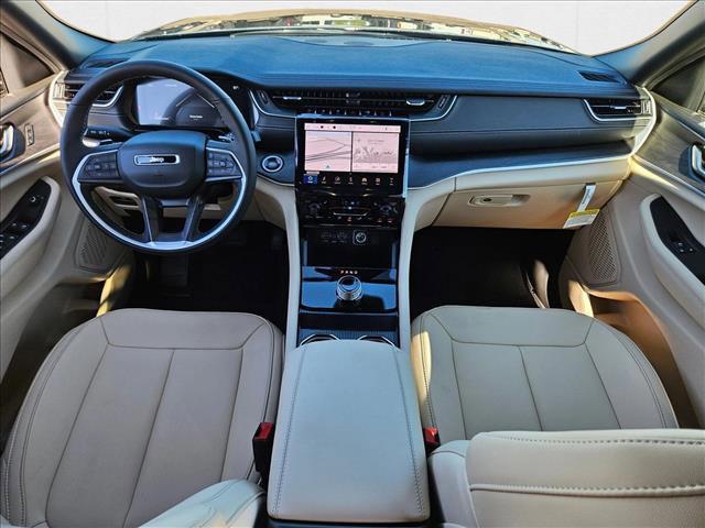new 2025 Jeep Grand Cherokee car, priced at $37,923