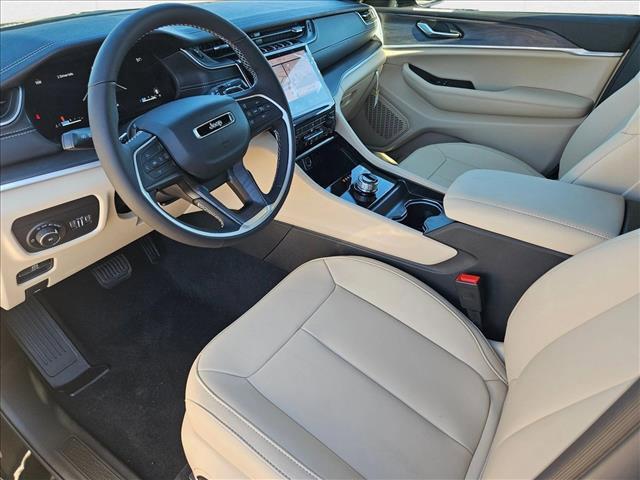 new 2025 Jeep Grand Cherokee car, priced at $37,923