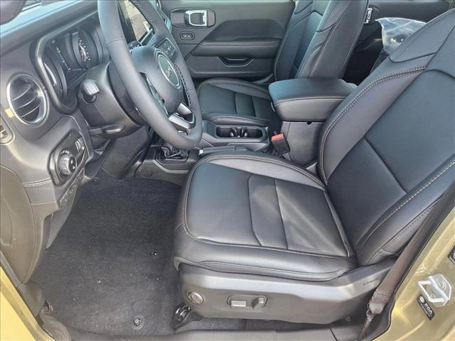 new 2025 Jeep Gladiator car, priced at $40,251