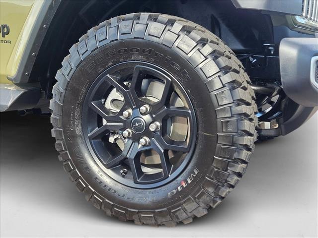 new 2025 Jeep Gladiator car, priced at $40,251