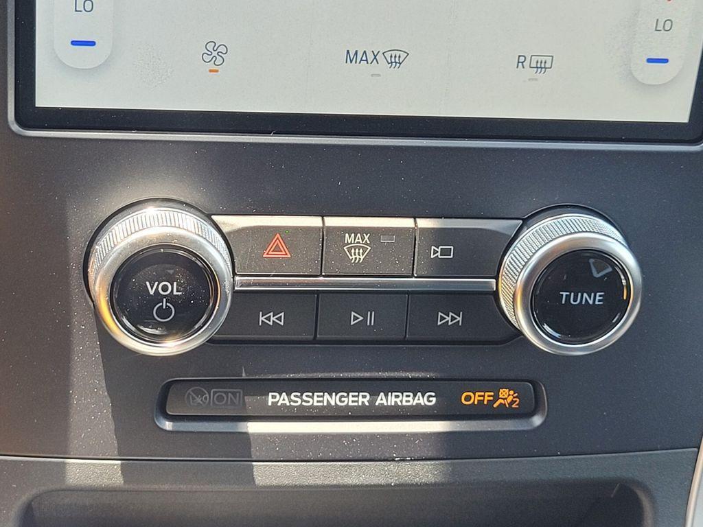 new 2024 Ford Edge car, priced at $30,599