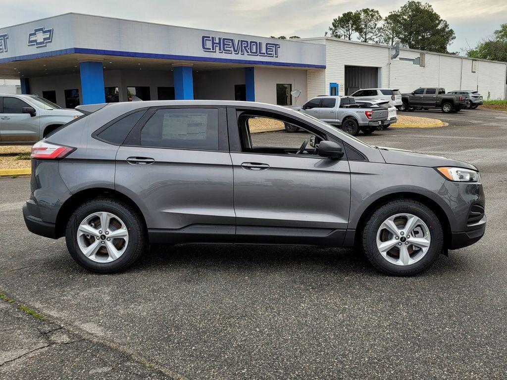 new 2024 Ford Edge car, priced at $30,599