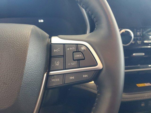 used 2025 Toyota Highlander car, priced at $48,994