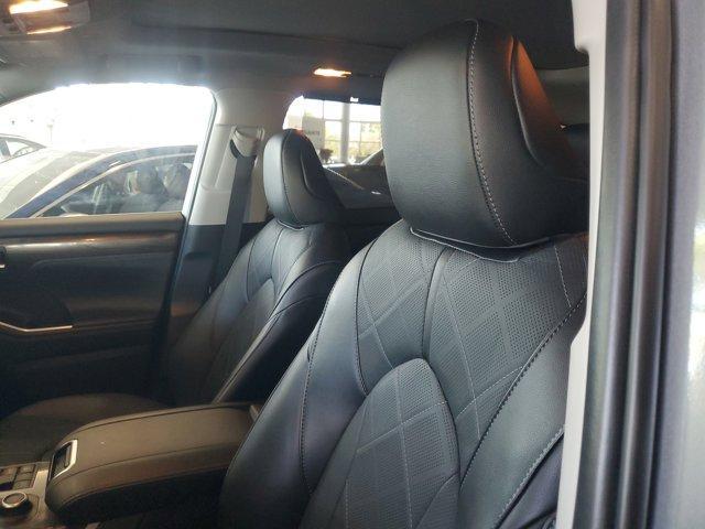 used 2025 Toyota Highlander car, priced at $48,994