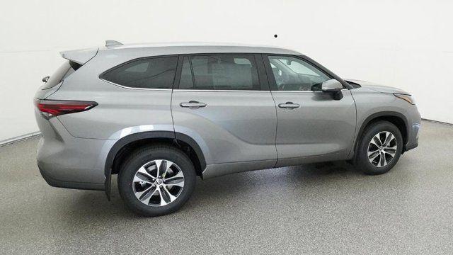 new 2026 Toyota Highlander car, priced at $49,657